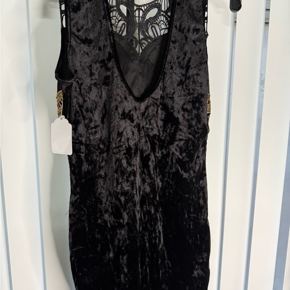 Vero Moda Black Dress with Gold Detailing - Picture 2 of 12